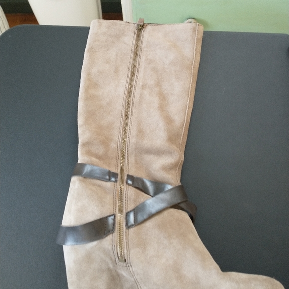 Franco Sarto Hidden Wedge tall boots, buckle, suede, sz 9 - Picture 5 of 12